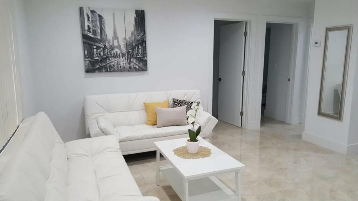 N61 Apartment Холивуд Екстериор снимка
